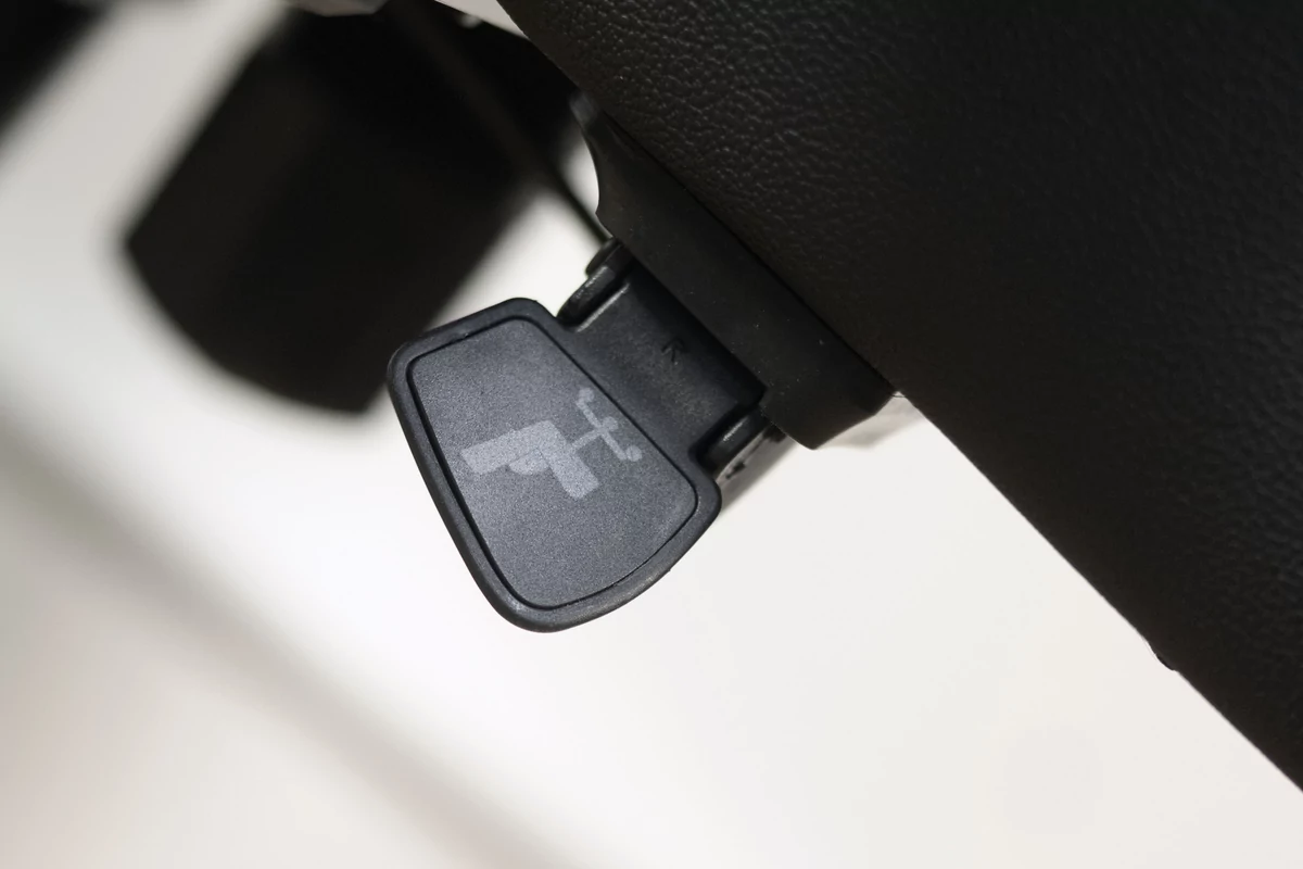 Razer Iskur 6