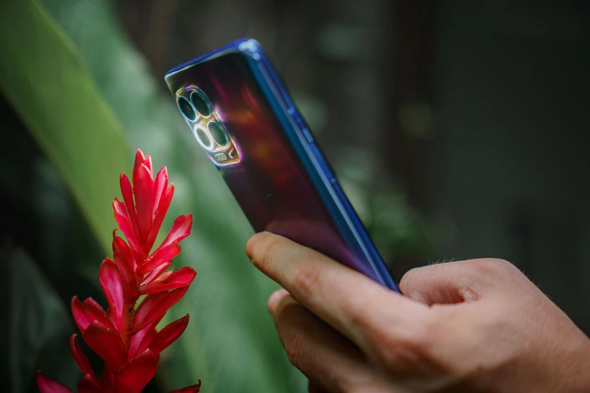 Motorola Moto G100 © © Motorola