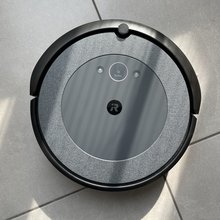 Test iRobot Roomba i3+ : un aspirateur haut de gamme plus abordable mais à quel prix ?