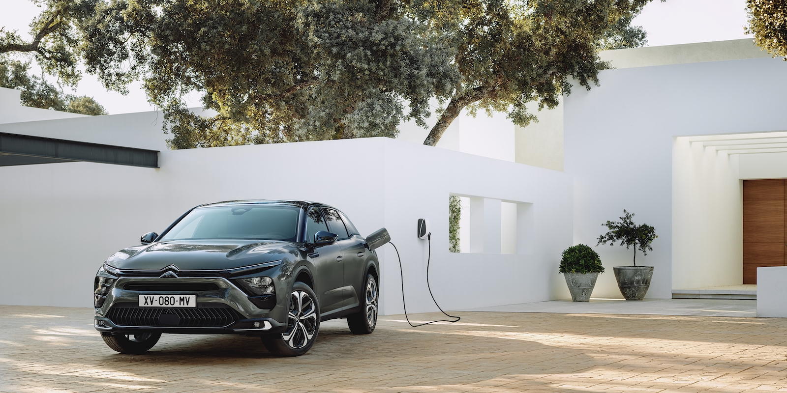 Citroën dévoile les prix et les déclinaisons de la Citroën C5 X hybride