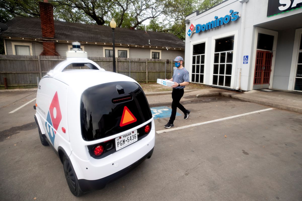Domino's Pizza : un véhicule autonome pour la livraison au Texas