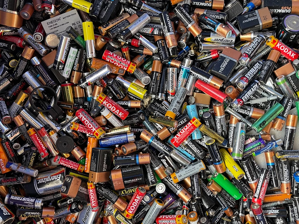 Piles de piles © John Cameron / Unsplash