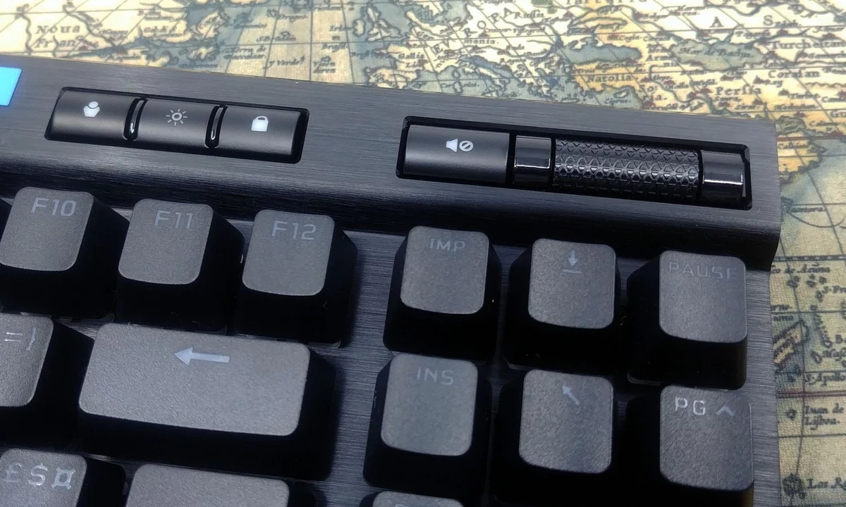 Corsair K70 RGB TKL © Nerces