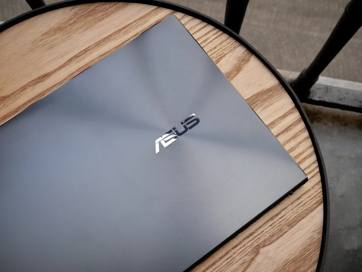 ASUS ZenBook 13 OLED-5 © © Nathan Le Gohlisse pour Clubic