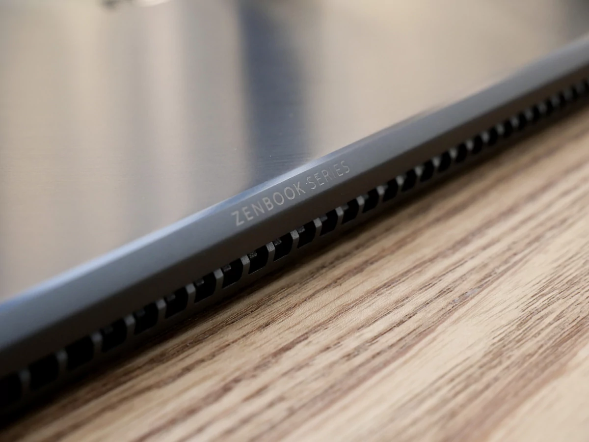 ASUS ZenBook 13 OLED-6 © © Nathan Le Gohlisse pour Clubic