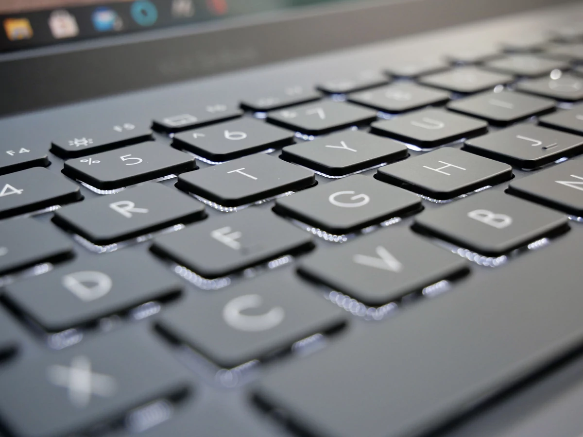 ASUS ZenBook 13 OLED-13 © © Nathan Le Gohlisse pour Clubic
