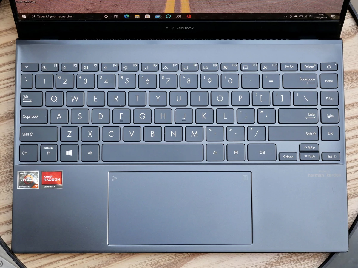 ASUS ZenBook 13 OLED-14 © © Nathan Le Gohlisse pour Clubic