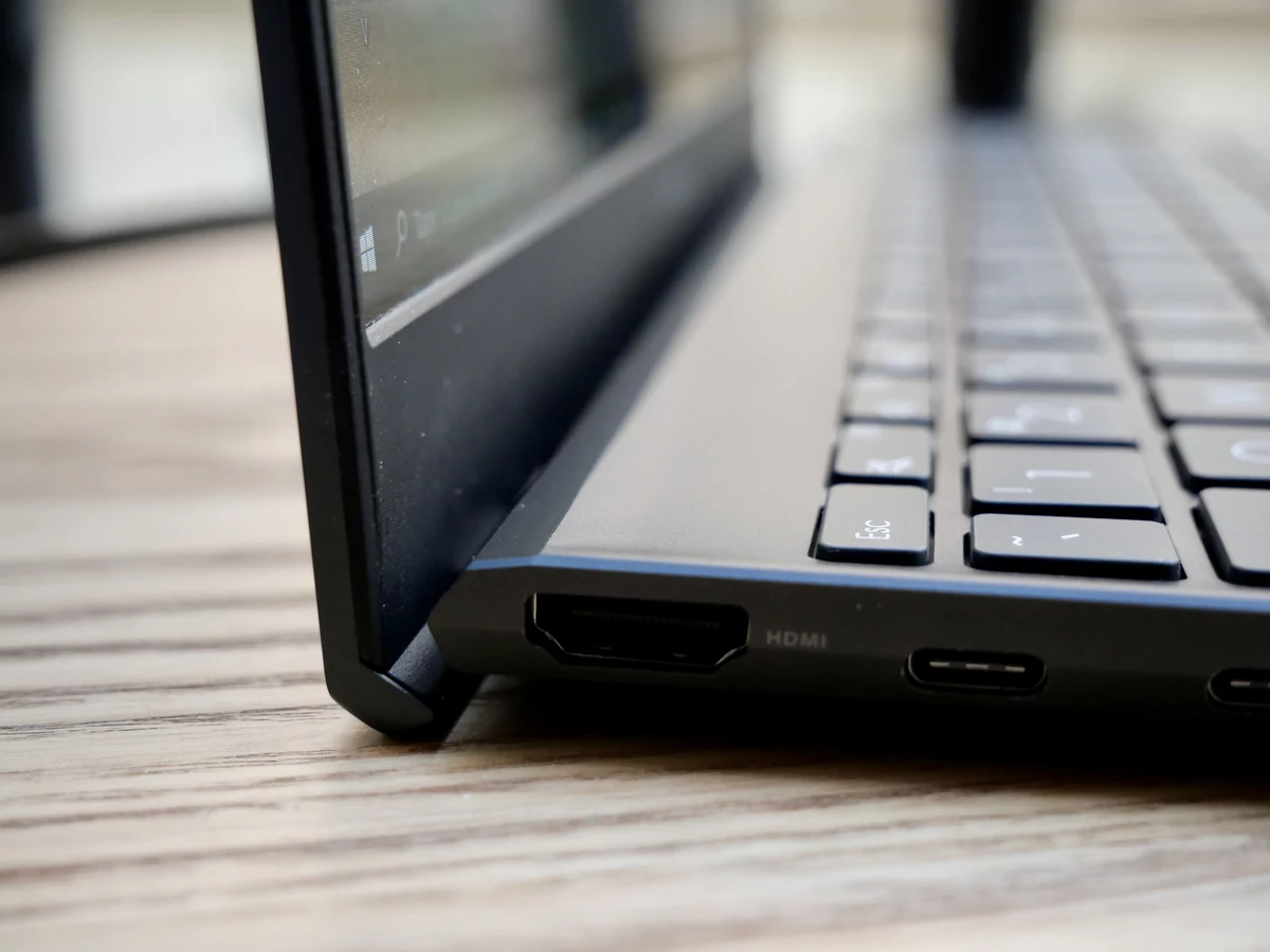 ASUS ZenBook 13 OLED-19 © © Nathan Le Gohlisse pour Clubic