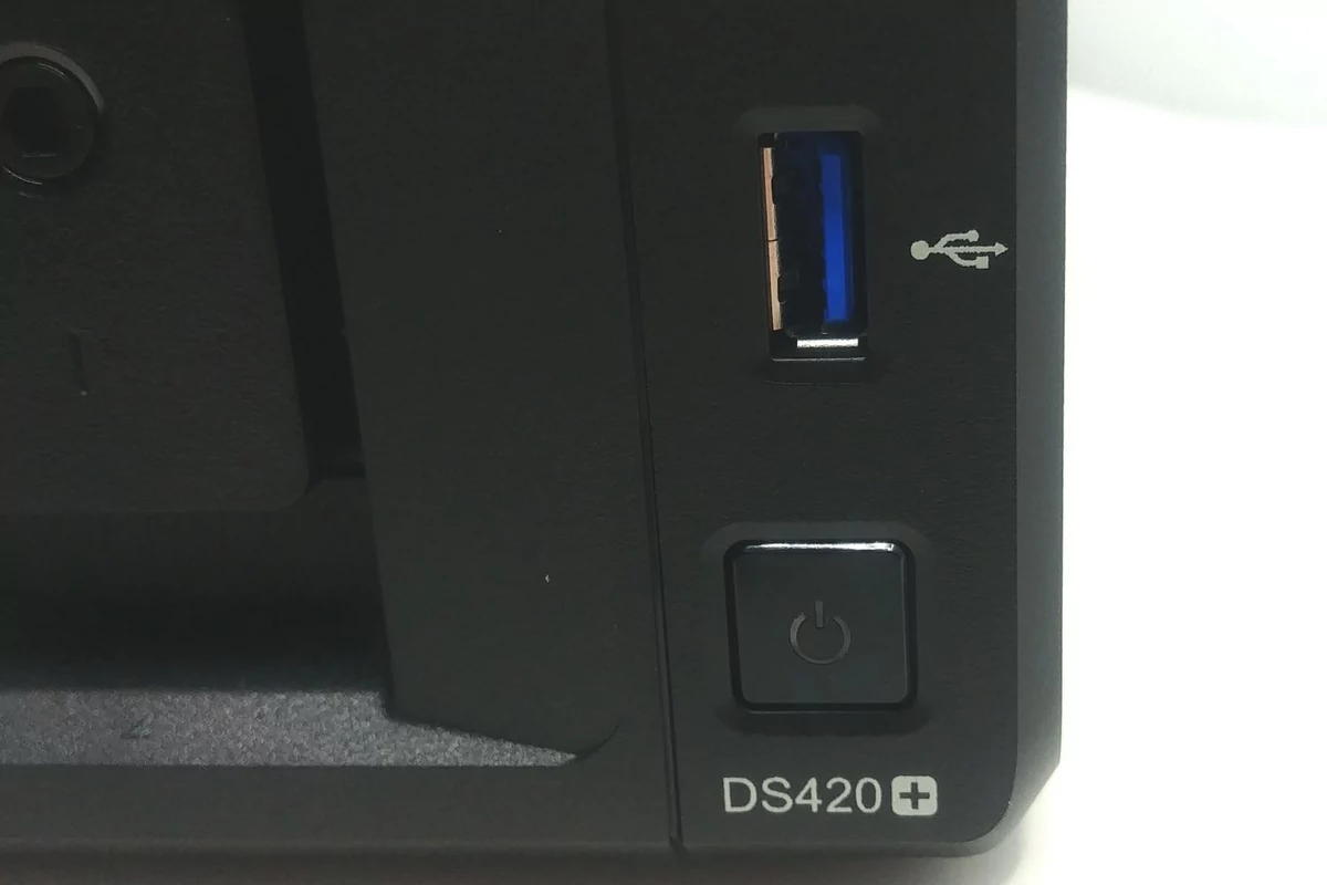 Synolog DS420+ © Nerces