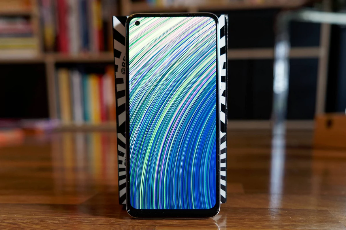 realme 8 © Clubic - Marc Mitrani
