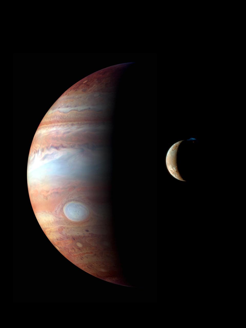 Montage de deux images de New Horizons. Ces clichés de Jupiter et Io ont aussi été retravaillés après le survol. Crédits NASA/Johns Hopkins University Applied Physics Laboratory/Southwest Research Institute/Goddard Space Flight Center
