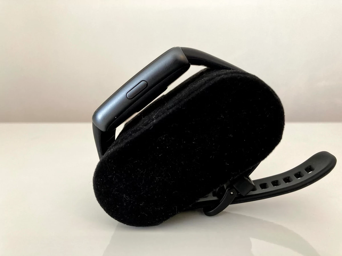 Huawei Band 6 - Bouton © Johan Gautreau