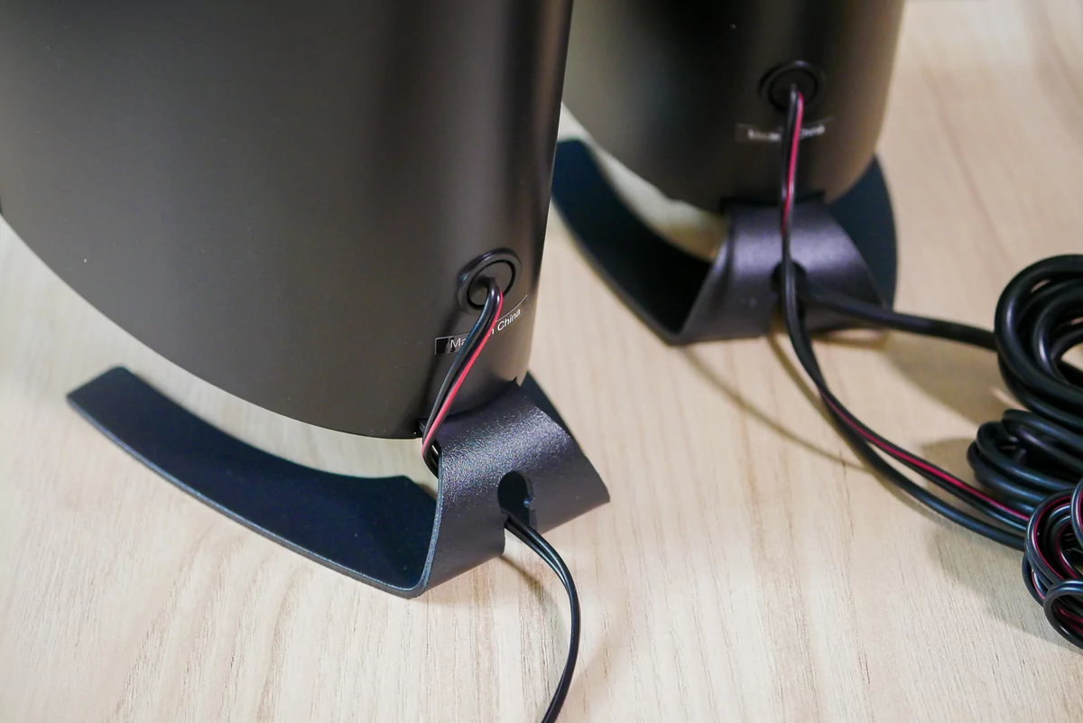 Klipsch ProMedia 2.1 BT détail satellites