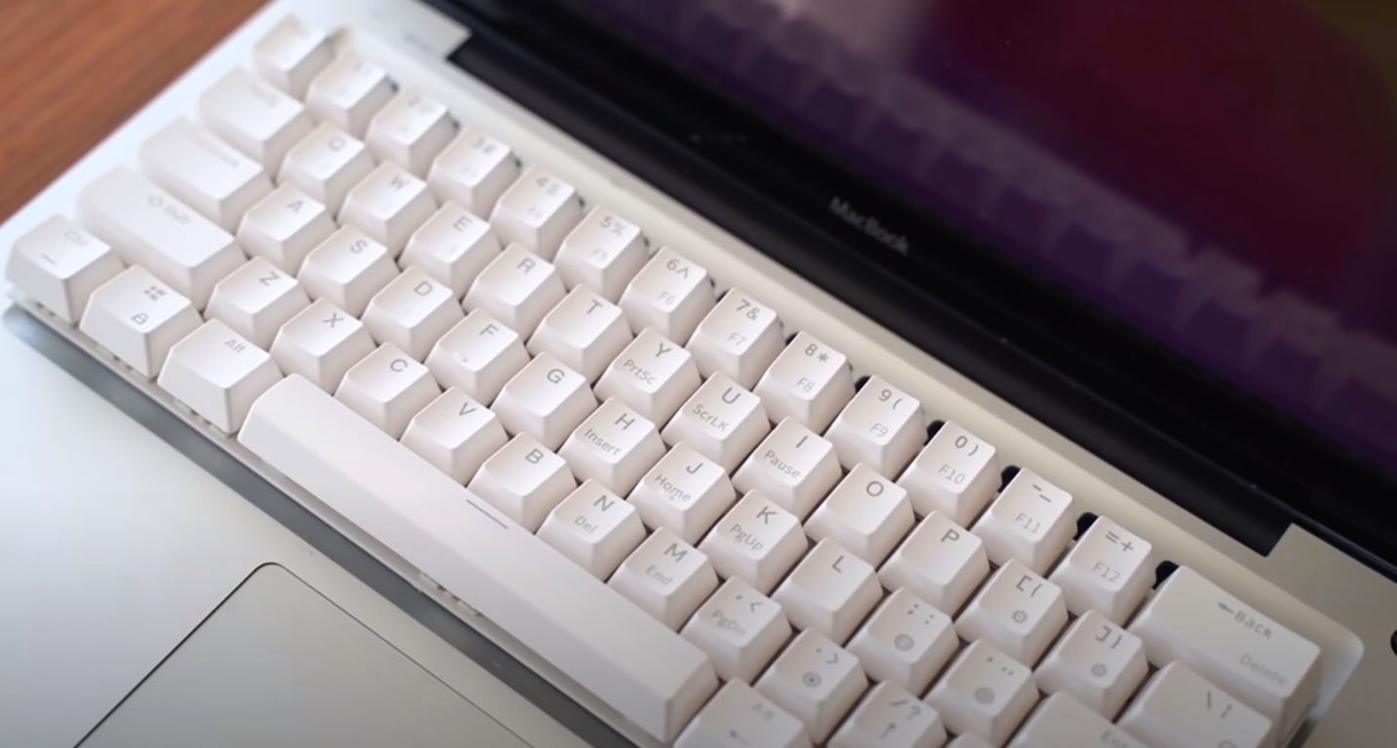 Insolite : un MacBook Pro modifié avec clavier mécanique (par contre, il ne ferme plus...)