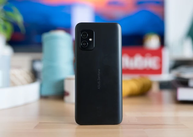 Asus Zenfone 8