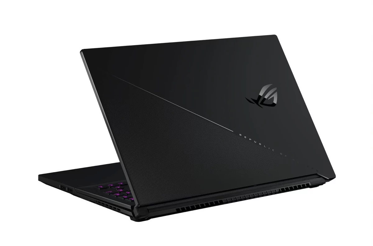 ASUS ROG Zephyrus S17-2 © © ASUS