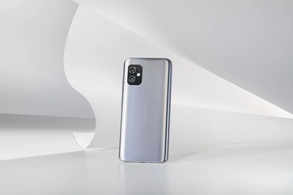 Asus Zenfone 8 © © Asus
