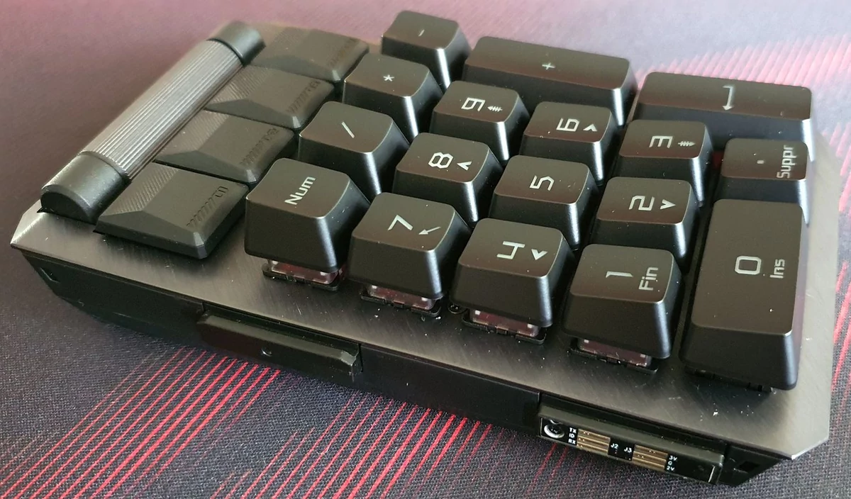Asus ROG Claymore II © Nerces