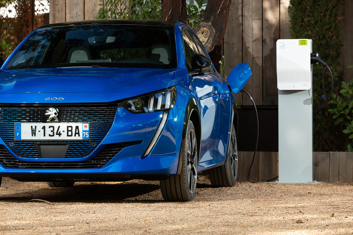 Voiture électrique : quelle borne de recharge choisir ?