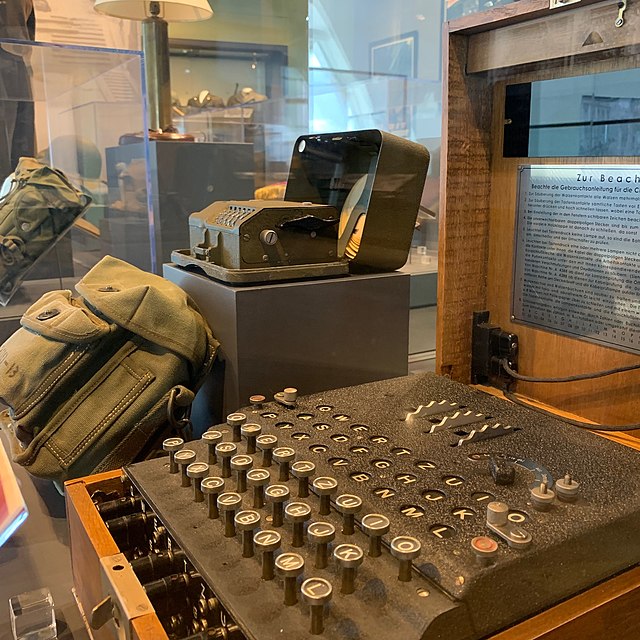 Une machine Enigma au “Discovery Park of America“.
