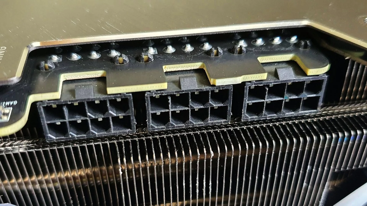 MSI GeForce RTX 3080 Ti Suprim X © Nerces