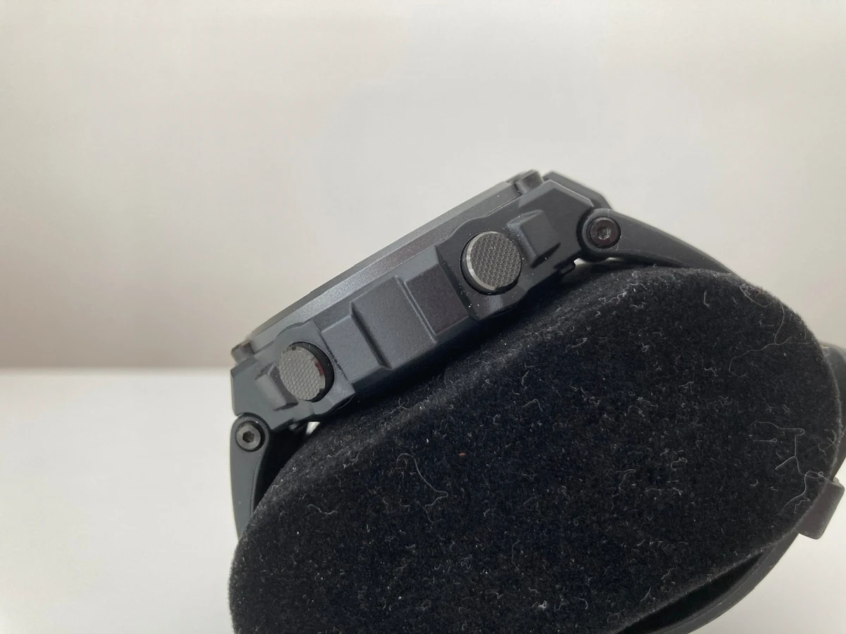 Amazfit T-Rex Pro - Boutons © Johan Gautreau