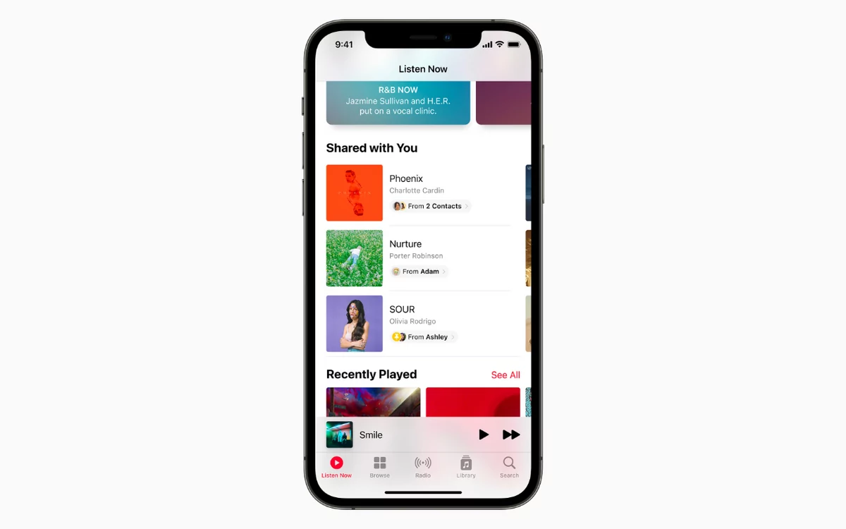 iOS 15 Messages © Apple