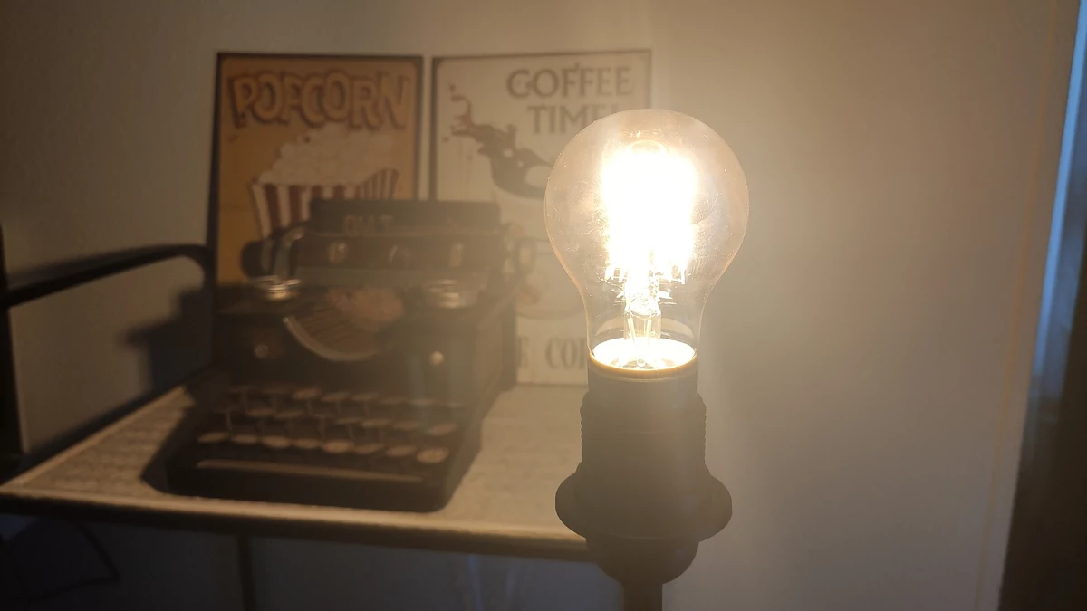 Test Innr Smart Filament Bulb © Alexandre Schmid pour Clubic