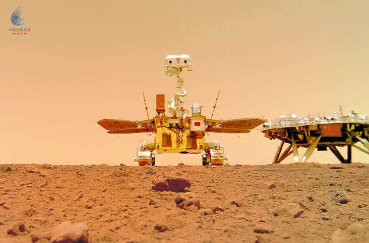 Le robot chinois Zhurong envoie un premier selfie depuis la planète Mars