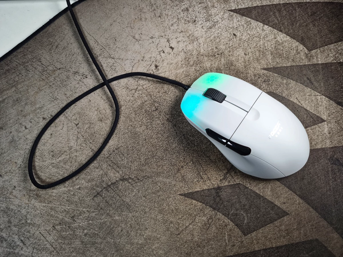 La souris gaming sans-fil Roccat Kone en promotion à moins de 100 euros à  la Fnac