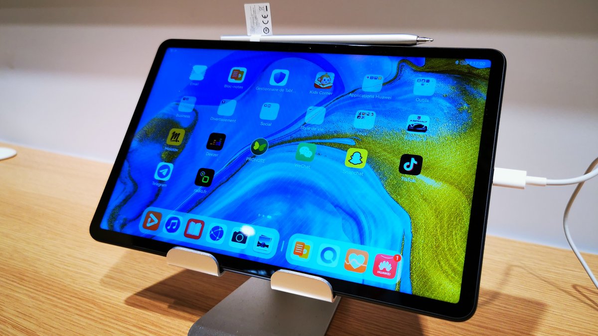 La tablette Huawei MatePad 11, son écran FullView 120 Hz et son M-Pencil (© Alexandre Boero)