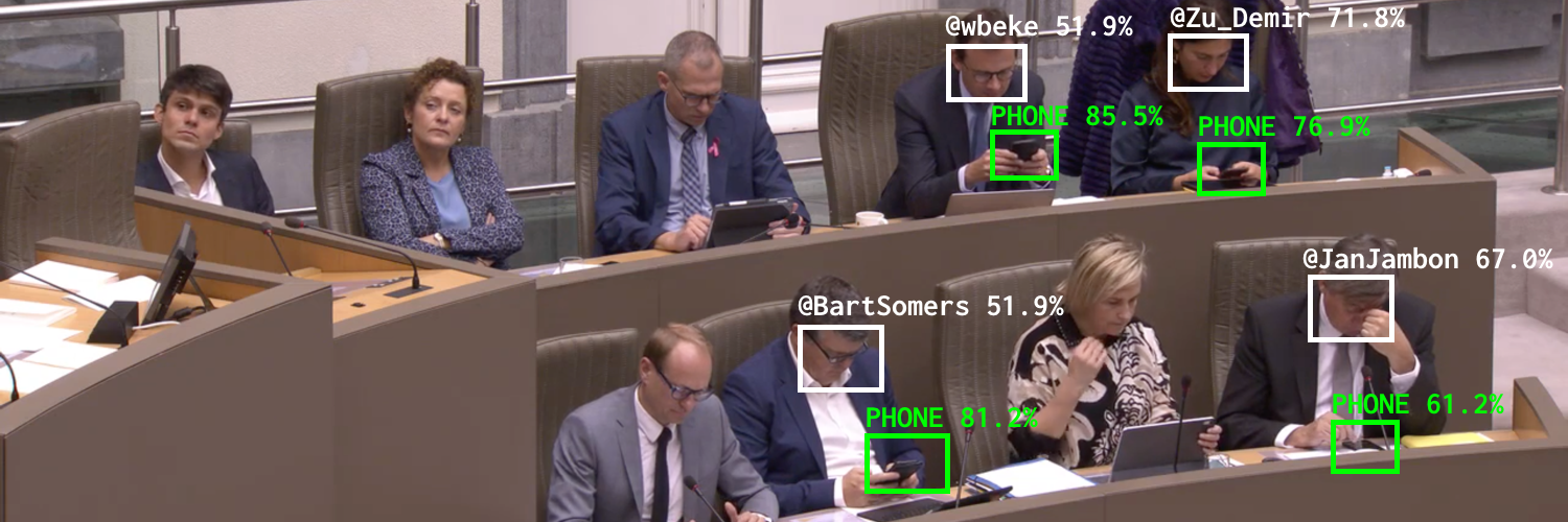 Une IA appréhende les politiciens qui passent trop de temps sur leur smartphone durant les sessions au parlement