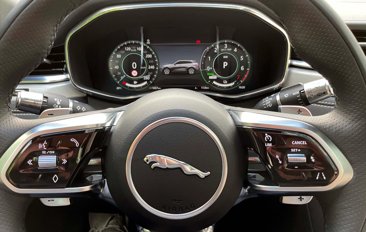 Jaguar F-PACE P400e SE R-Dynamic © Jérôme Cartegini