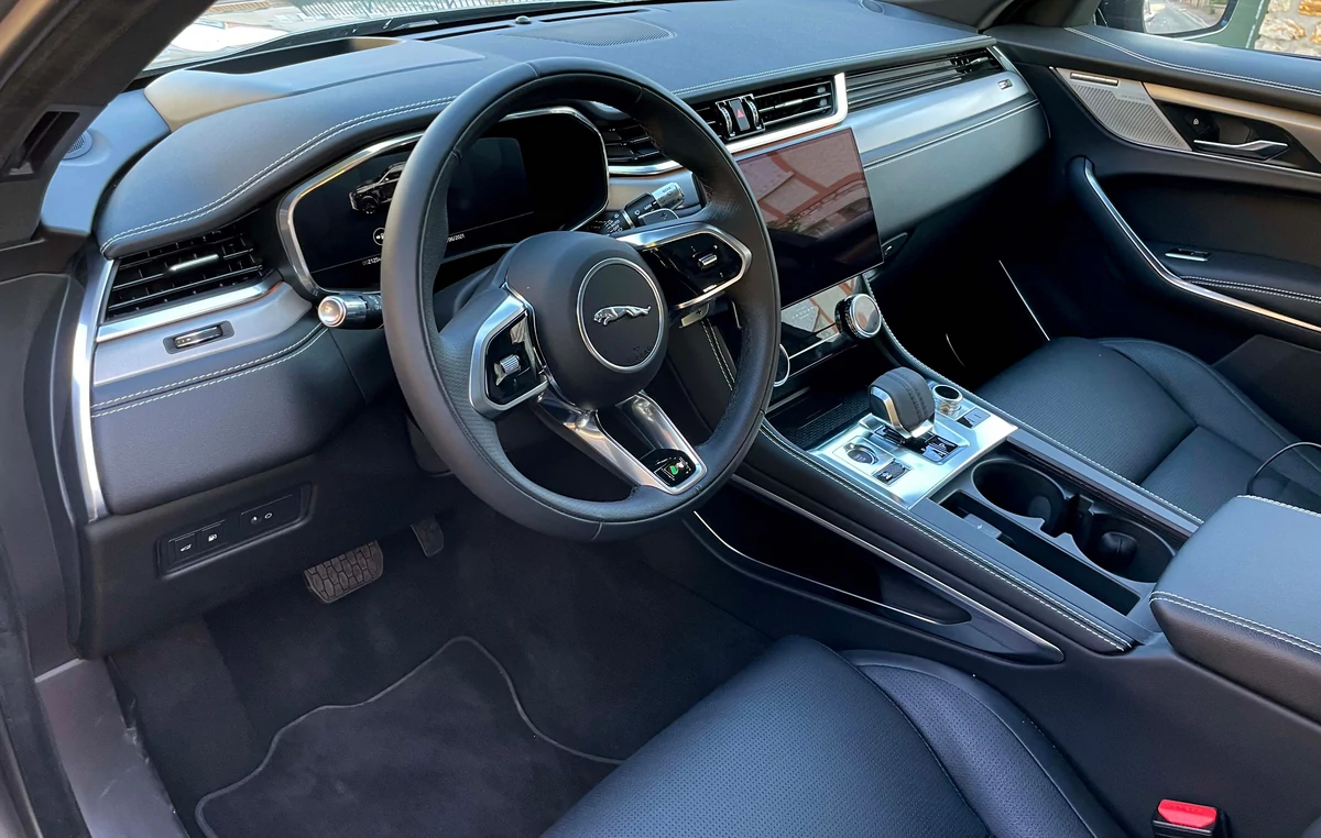 Jaguar F-PACE P400e SE R-Dynamic © Jérôme Cartegini