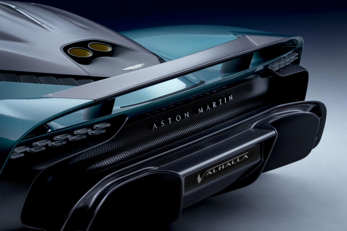 Aston Martin dévoile Valhalla, sa supercar hybride rechargeable
