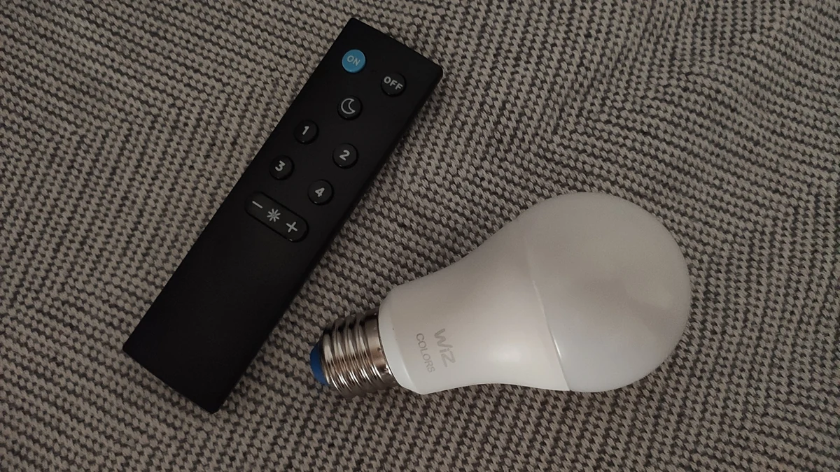 Test WiZ Color E27 A60 © Alexandre Schmid pour Clubic