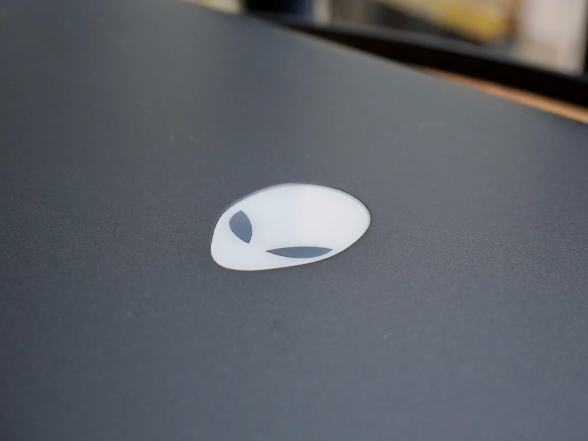 Alienware m15 R5-13 © © Nathan Le Gohlisse pour Clubic
