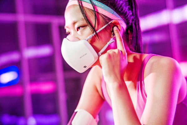 Cyberpunk is coming... LG ajoute micro et haut-parleur à son masque purificateur d'air