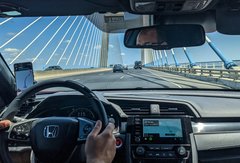 Coyote vs Waze : on a comparé les applications d'aide à la conduite, le premium en perte de vitesse ?