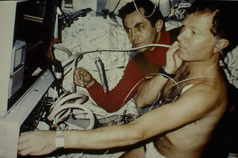 PVH Jean-Loup Chrétien Saliout-7 © Intercosmos
