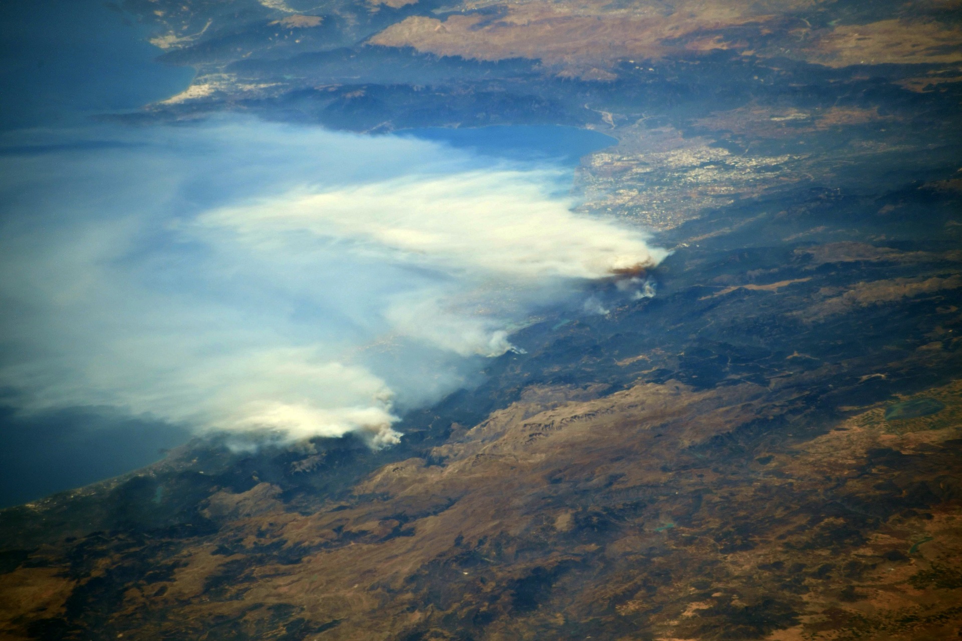 Depuis l'ISS, Thomas Pesquet partage des clichés des incendies qui ravagent la Turquie