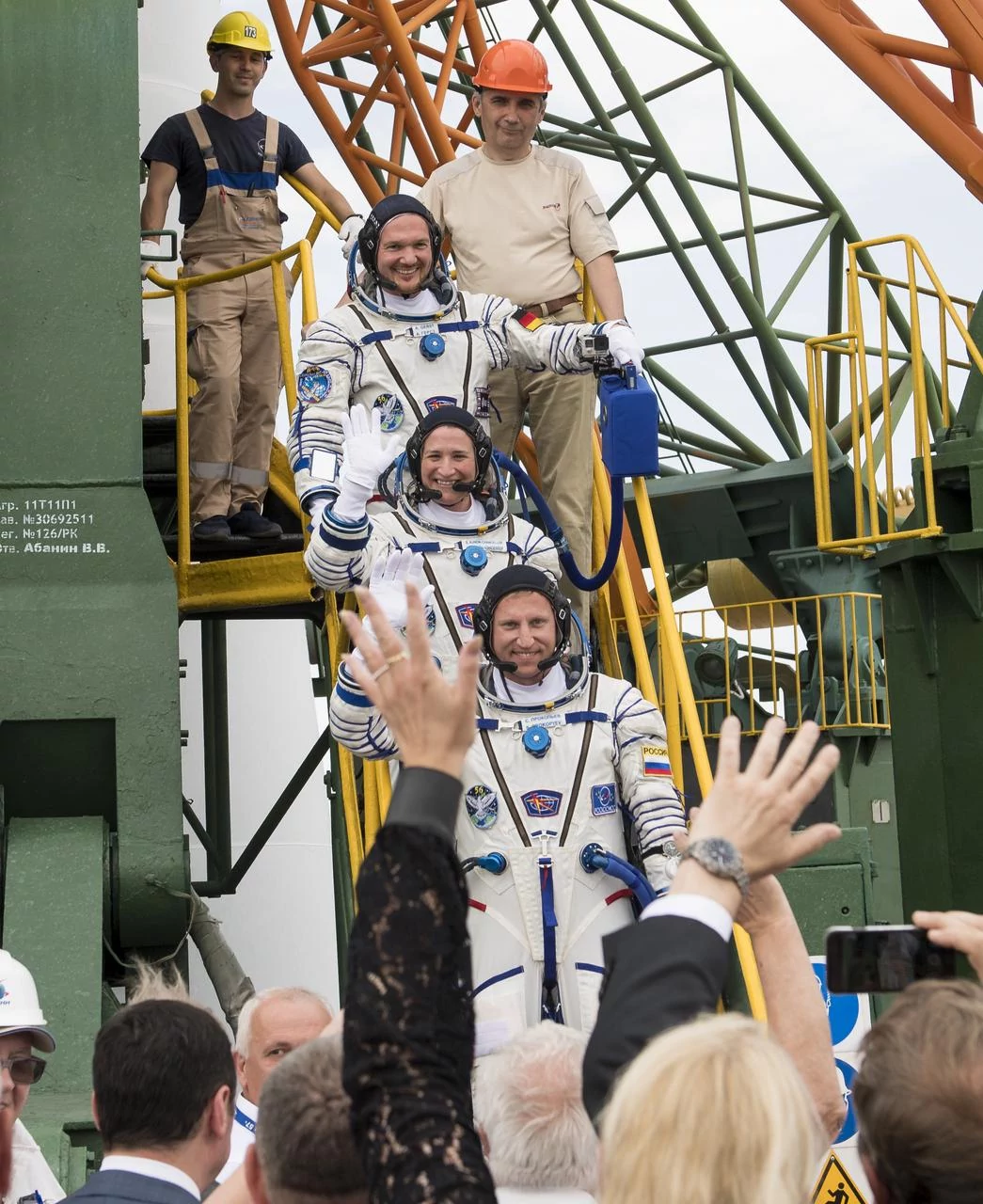 Soyouz MS-09 équipage © NASA/Joel Kowsky