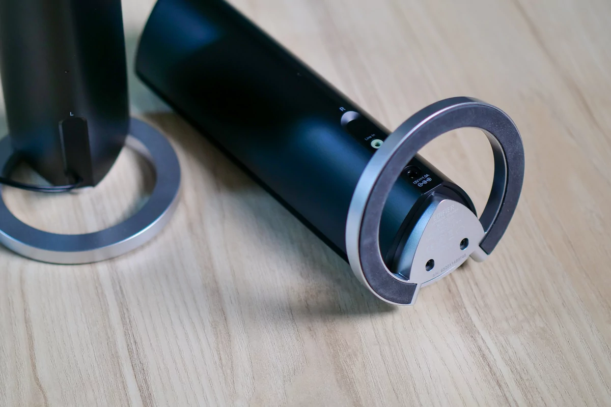 Test Edifier M2280 pieds