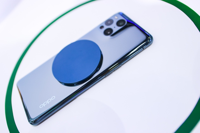 Dans la continuité d'Apple et de realme, OPPO sort une gamme de chargeurs magnétiques avec MagVOOC