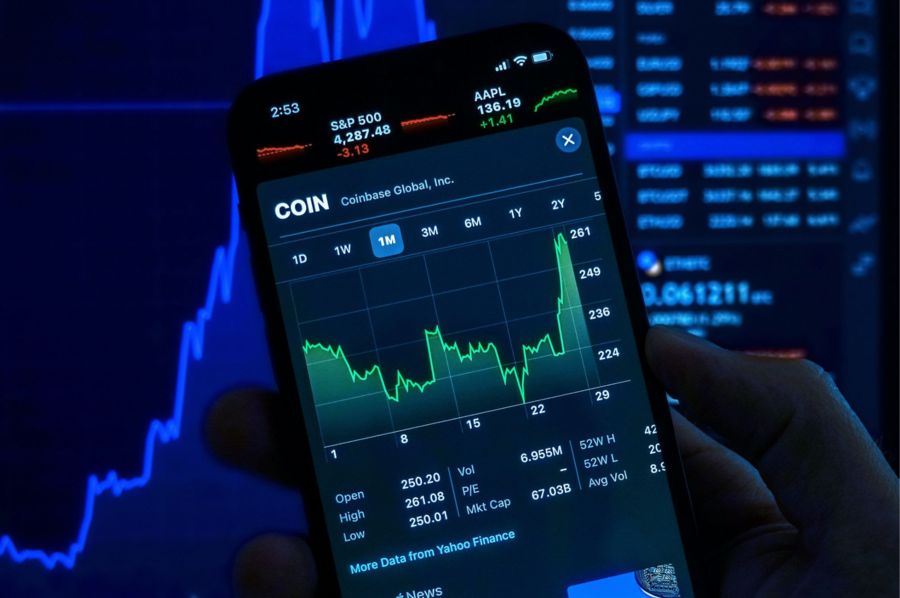 Omicron, le nouveau variant du COVID inspire les investisseurs : le cours de la crypto-monnaie Omicron décolle - Clubic