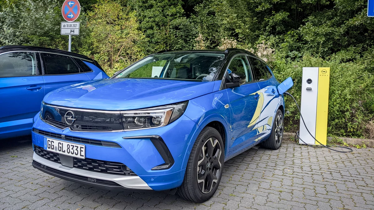 Opel Grandland hybrid4 (2021) © David Nogueira