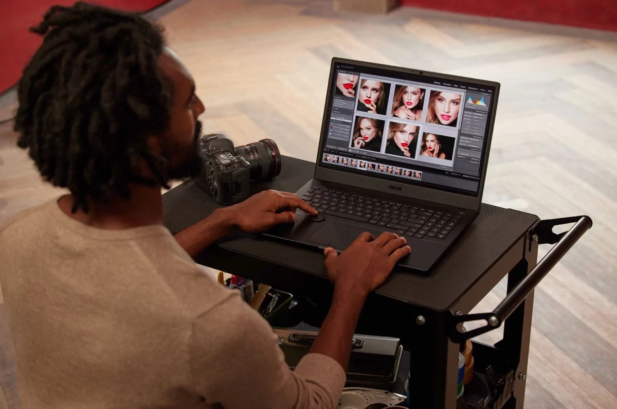 ASUS Studiobook 16-6 © © ASUS