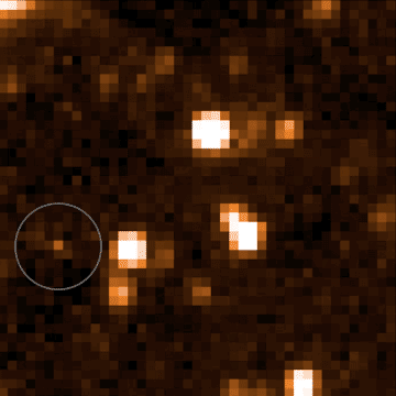 NEOWISE (nommé WISE de 2009 à 2011) effectuait un scan du ciel entier tous les six mois. La comparaison entre les images a permis d'identifier le déplacement rapidement de L'Accident, malgré sa lumière qui ne correspondait à aucune naine brune connue. Crédits: NASA/JPL-Caltech/Dan Caselden