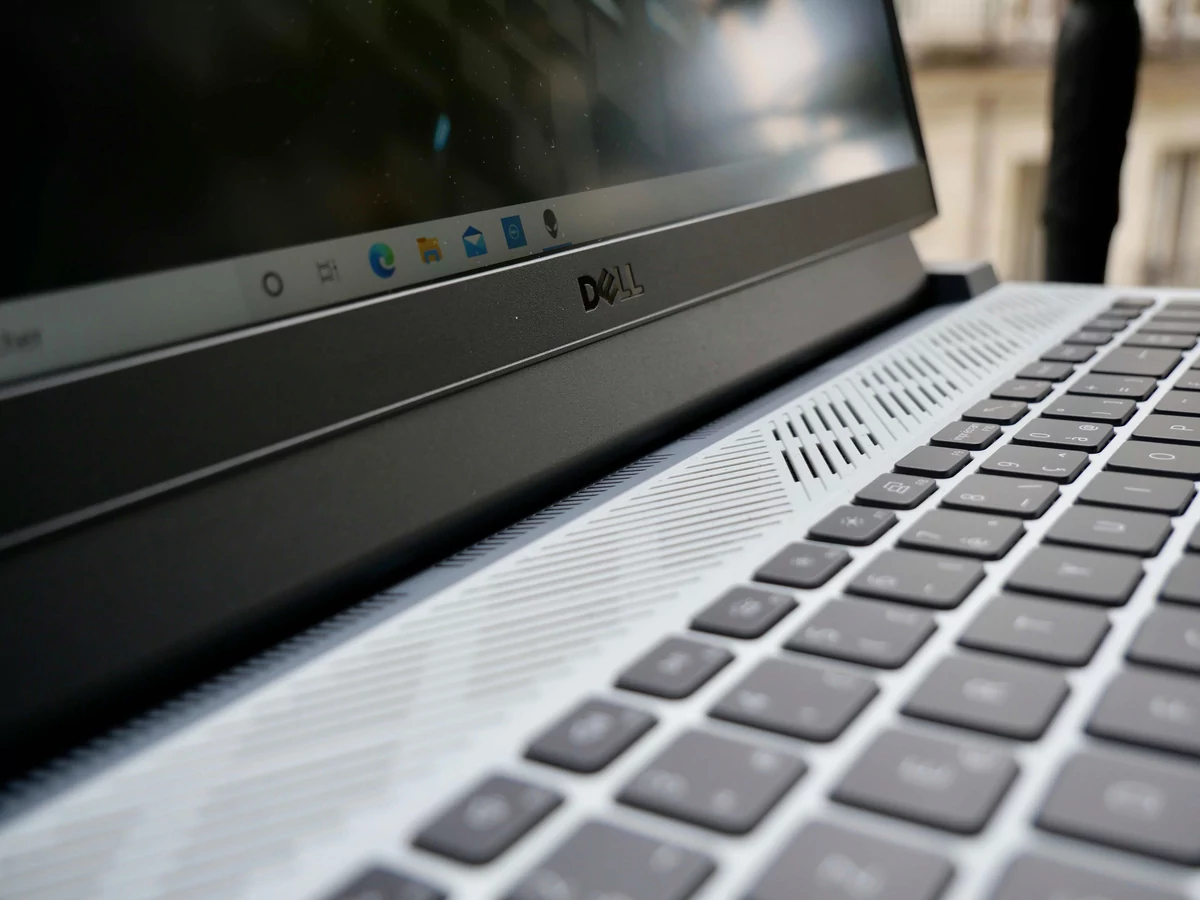 Dell G15-14 © © Nathan Le Gohlisse pour Clubic