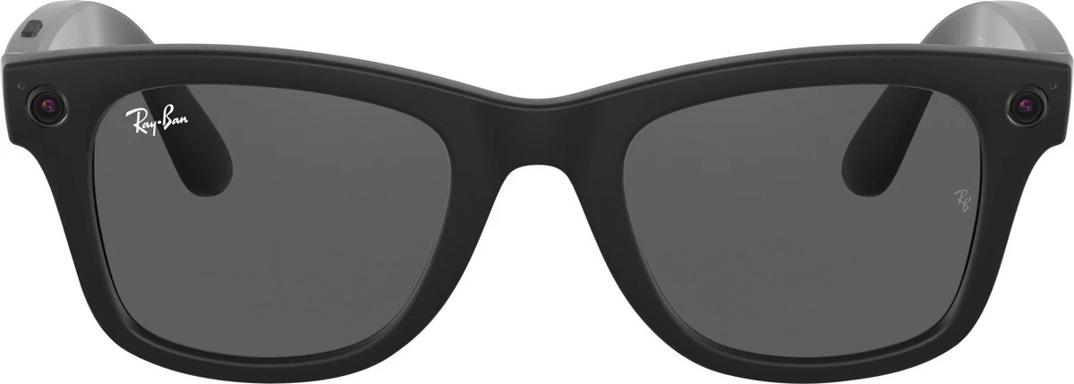 Ray Ban WayFarer © Ray Ban Facebook